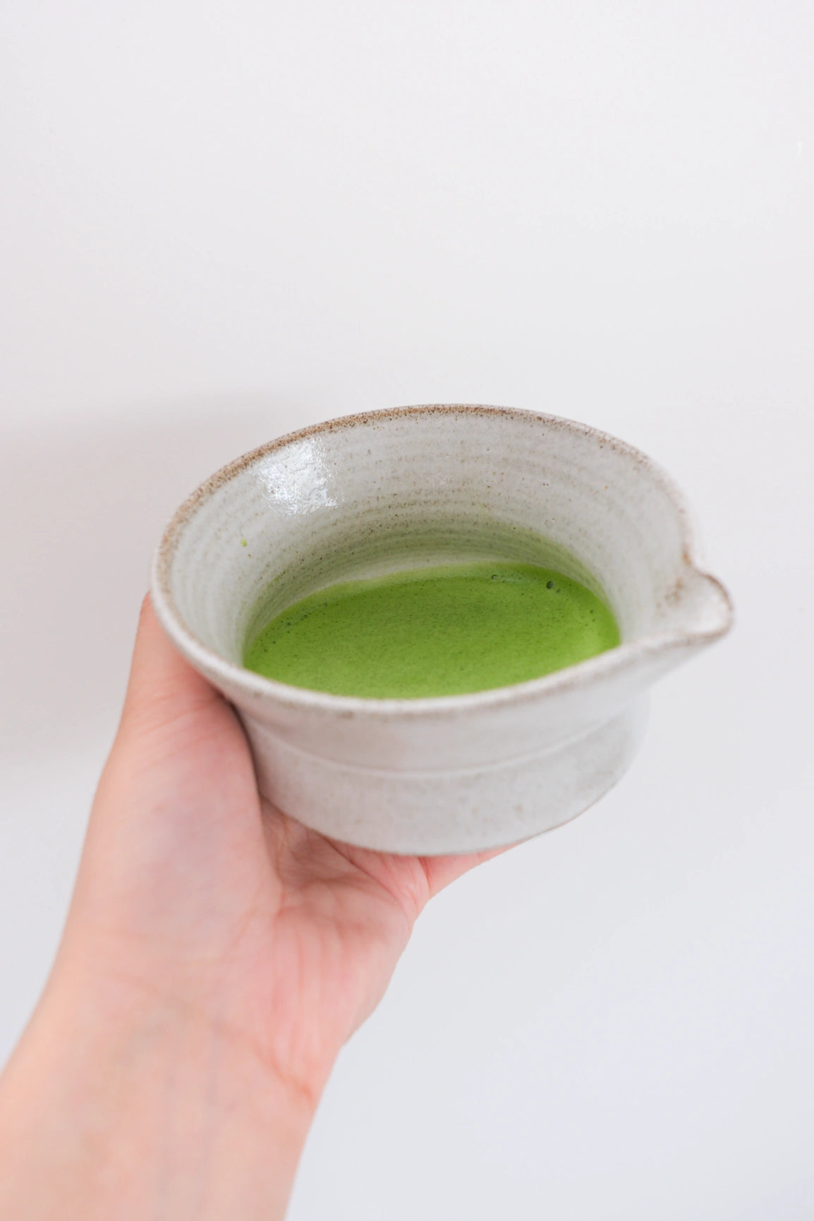 Matcha Chawan bowl Thea Studio Foon white glazed with matcha